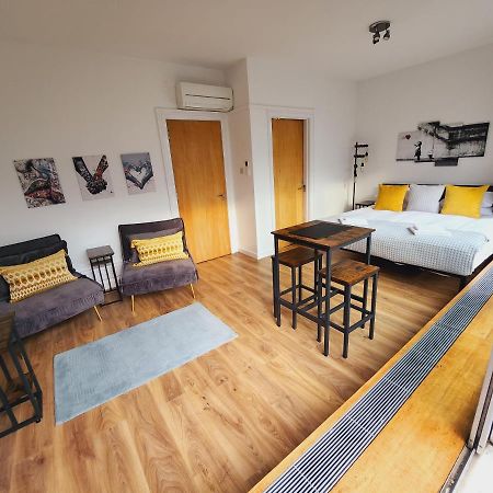 Top Floor Room In Baker St Londra Dış mekan fotoğraf