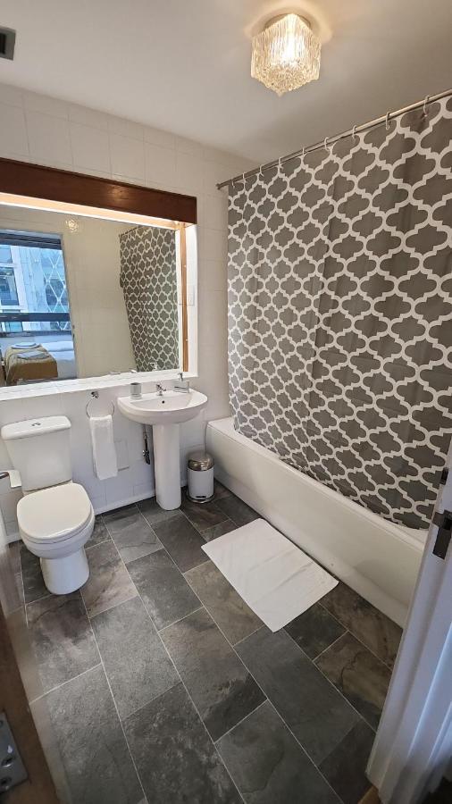 Top Floor Room In Baker St Londra Dış mekan fotoğraf