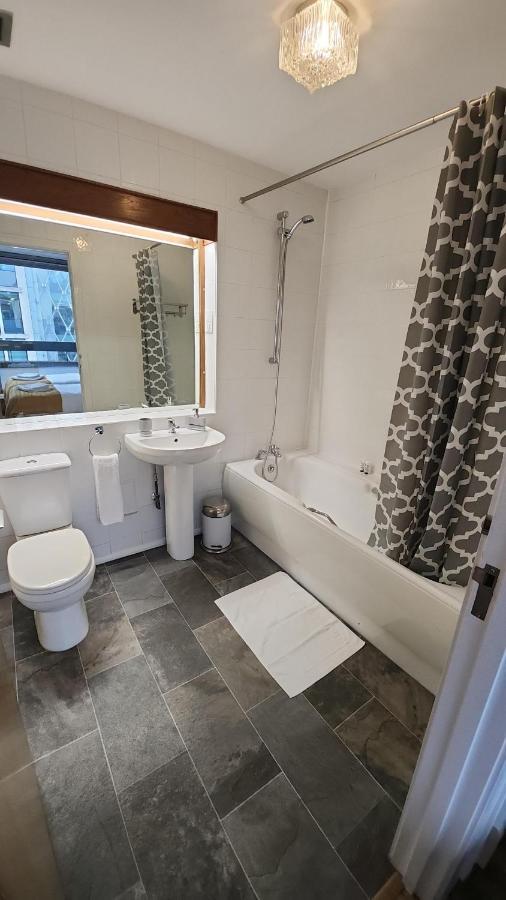 Top Floor Room In Baker St Londra Dış mekan fotoğraf