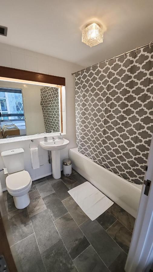 Top Floor Room In Baker St Londra Dış mekan fotoğraf
