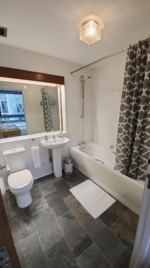 Top Floor Room In Baker St Londra Dış mekan fotoğraf